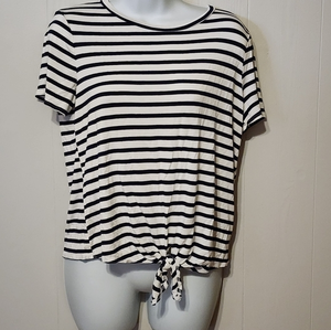 Striped Short Sleeve Top with Tie in‎ Front Small Black White Green Envelope